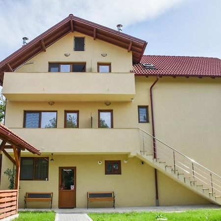 Tomis House Hotel Curtea De Arges Exterior photo