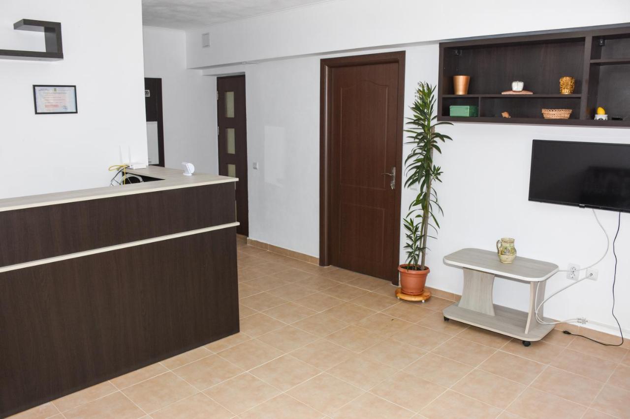 Tomis House Hotel Curtea De Arges Exterior photo