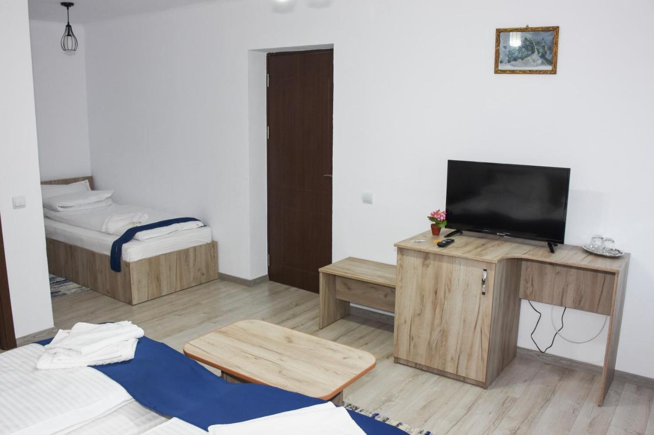 Tomis House Hotel Curtea De Arges Exterior photo